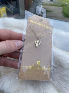 Authentic SIMPLY SOUTHERN "Hard To Hand" gold plated brand necklace. Cactus