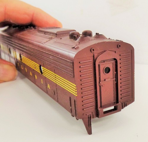 HO / UNBRANDED / DIESEL #5887 / PENNSYLVANIA / LONG BODY / SHELL / PARTS - Picture 5 of 6
