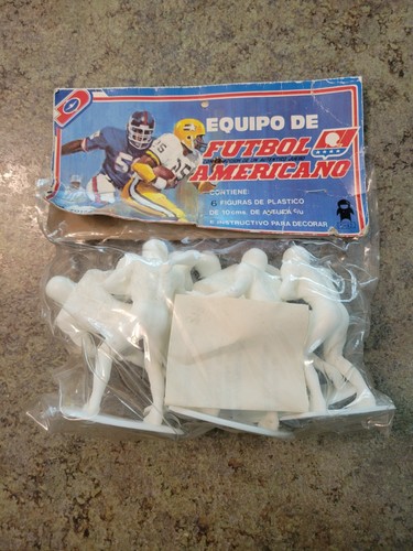 Vintage White Plastic Football Action Player 6 Figure Set SEALED - Picture 5 of 5