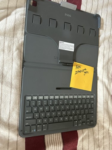 Zagg IPAD KEYBOARD BLUETOOTH CASE 8TH GENERATION - Picture 2 of 4