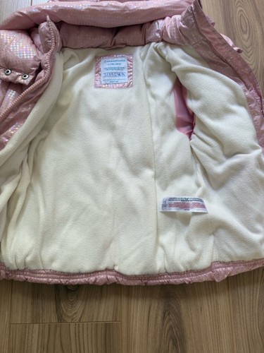 Girls Pink Metallic Puffer Jacket/Coat With Hood age 6-7 years - Picture 5 of 9