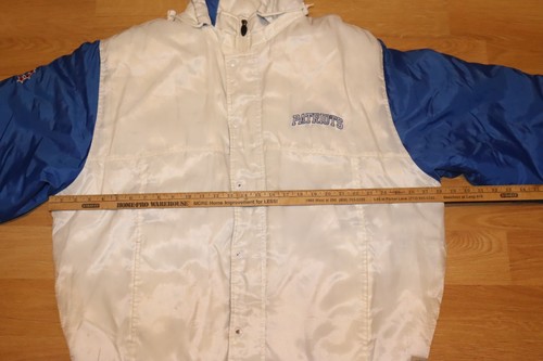 Vintage Reebok Gridiron Classic New England Patriots Puffer Jacket Size XL READ - Picture 6 of 12