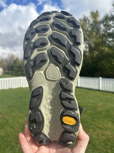 New Balance Fresh Foam X More Trail V3 mantequilla de pistacho para hombre 9 - Imagen 5 de 14