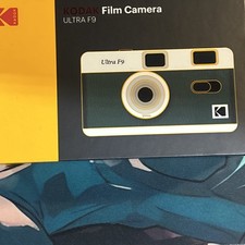 Kodak ULTRA F9 35mm Film Camera Built-in Flash Green White. See description 