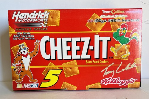 Hendrick Motorsports Terry Labonte #5 2002 Kellogg's Cheez-It Monte Carlo 1:24 - Picture 2 of 13