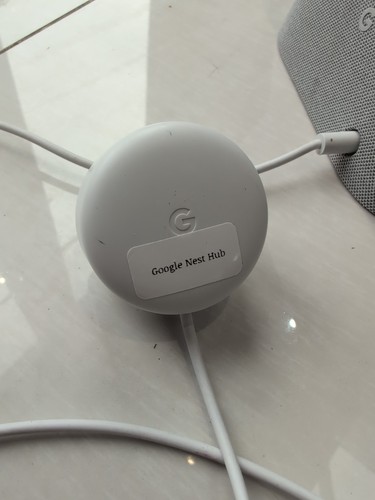 Google Nest Hub (1ª generación) - Blanco tiza - Pantalla agrietada pero totalmente funcional - Imagen 5 de 7