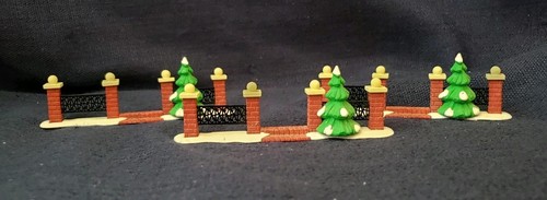Dept 56 Heritage Village Courtyard Fence Gate Entrance Set of 3 pcs HTF No Box