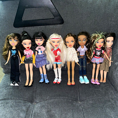 Bratz Fashion Doll Lot of 8 Removable Clothes Mixed Outfits Fashion & Beauty