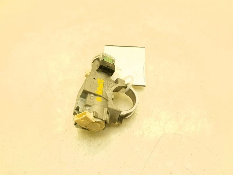 19 TOYOTA CAMRY IGNITION SWITCH - Image 3 of 4