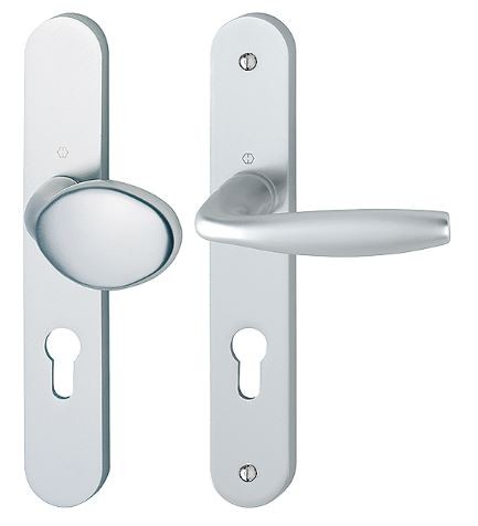 Sécuriser une porte d'appartement avec l'ensemble palière HOPPE New-York argent robuste