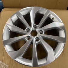 VOLKSWAGEN T-ROC JOHANNESBURG ALLOY WHEEL 7x17 2GA601025AG SILVER DIAMOND CUT