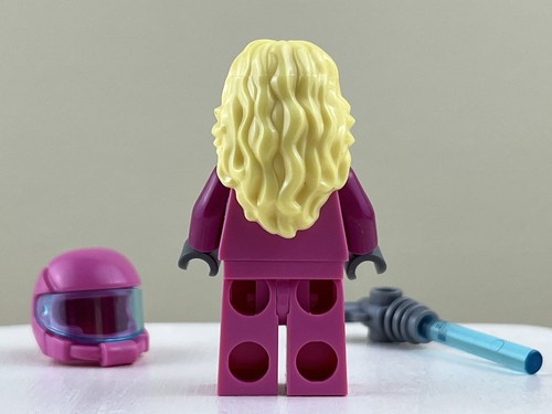 LEGO Intergalactic Girl Collectible Minifigure Series 6 - col06-13 8827 NEW - Picture 5 of 9