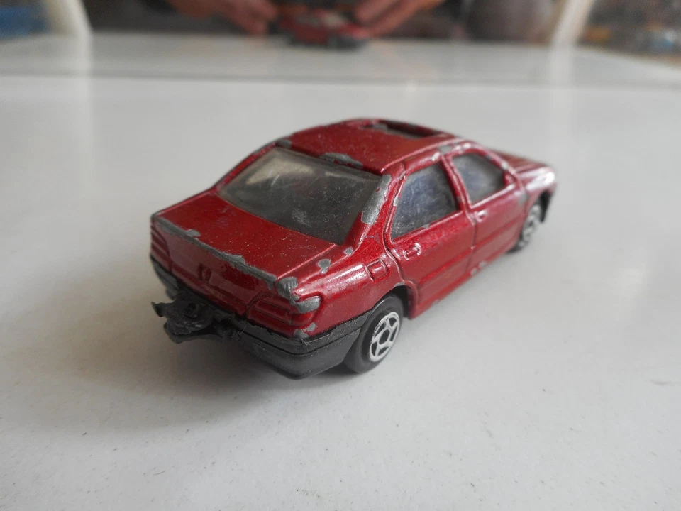 Majorette Peugeot 406 en Rouge - Photo 2/2