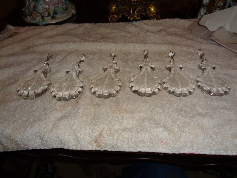 Vintage Maria Teresa Pendlog Crystals
