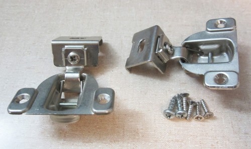Lot of 2 BLUM CABINET HINGES 39.355-01 w/ Base Plates 138.2/22, 1-3/8" OL, RARE! - Picture 2 of 3