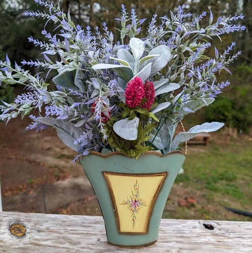 Victorian Metal Wall Pocket With Floral Arrangement,Can Be Changed To Your Likea - Picture 7 of 9