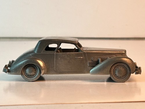 Danbury Mint 1:43 Scale Pewter, 1937 Cord 812 Supercharged Roadster - Picture 7 of 14