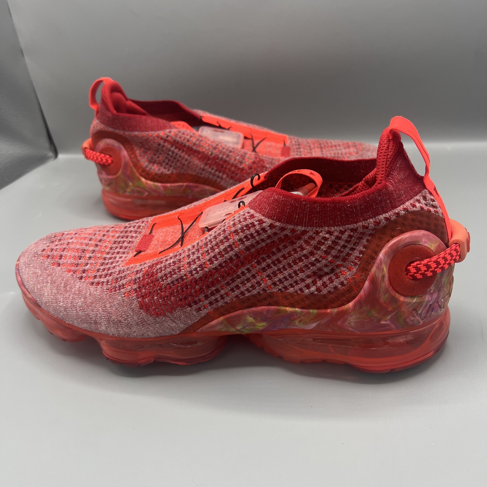 Nike Air VaporMax 2020 Flyknit Team rojo equipo para hombre rojo tirar para bloquear y liberar
