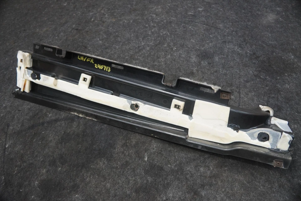 Panel de moldura de cubierta envolvente de umbral de puerta basculante izquierda 4865889AD Dodge Viper SRT10 2005 Foto 3 de 4