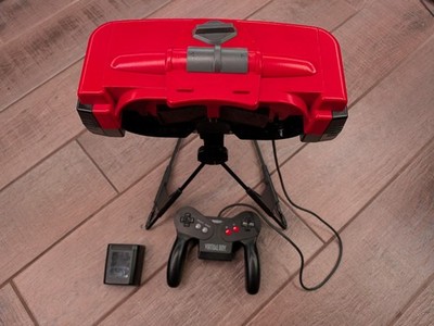 Nintendo Virtual Boy Console w/ Mario Tennis, Controller USB-C Right Sight Bad