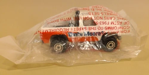 VINTAGE 1977 DINTY MOORE HOT WHEELS TRUCK IN PACK