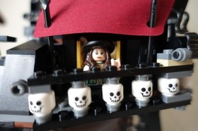 LEGO Pirates of the Caribbean: Queen Anne's Revenge (4195). 100% COMPLETE!!