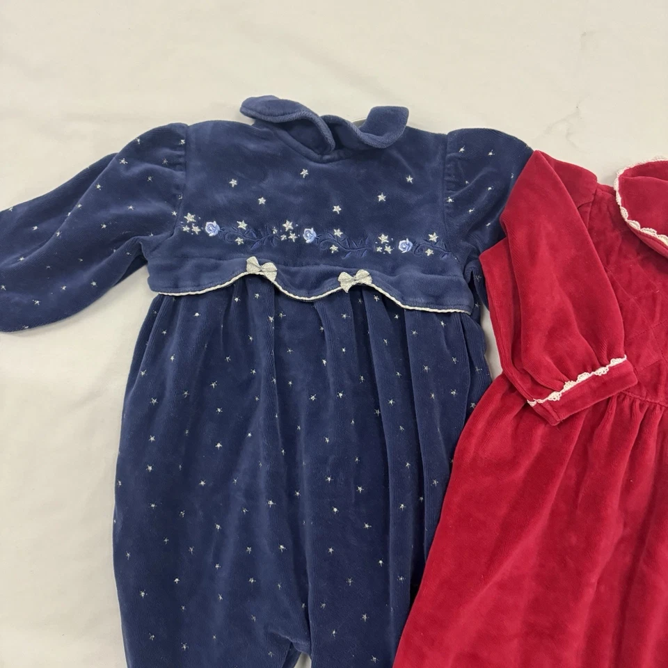 Mono Mameluco De Colección 9-12M Azul Rojo Terciopelo Terciopelo Healthtex Little Me Invierno Foto 3 de 4