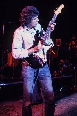 Mike Bloomfield performs with the Paul Butterfield Blues Band Chet- Old Photo 1