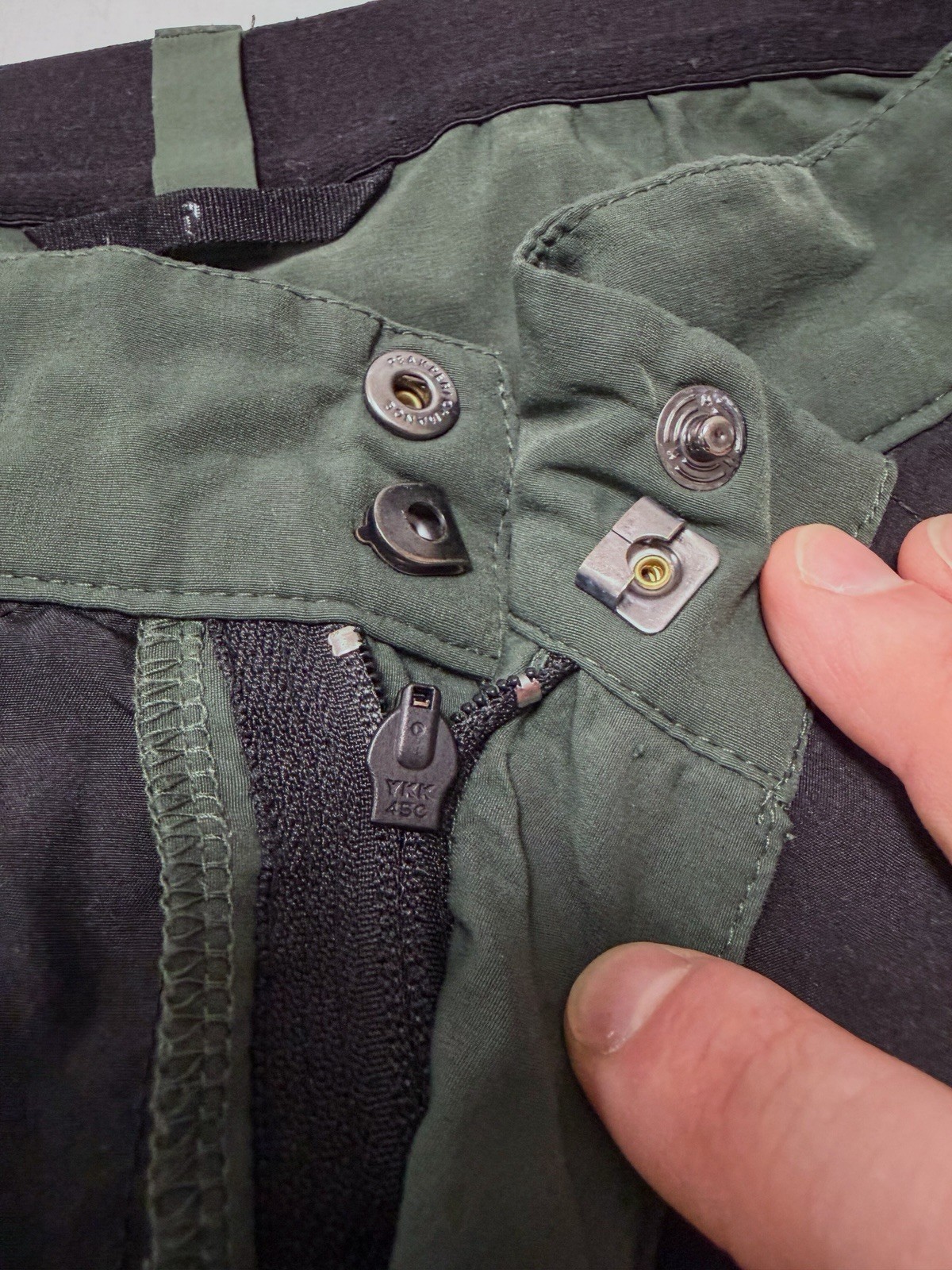 Peak Performance L Outdoor Technical Stretch Hiki… - image 15