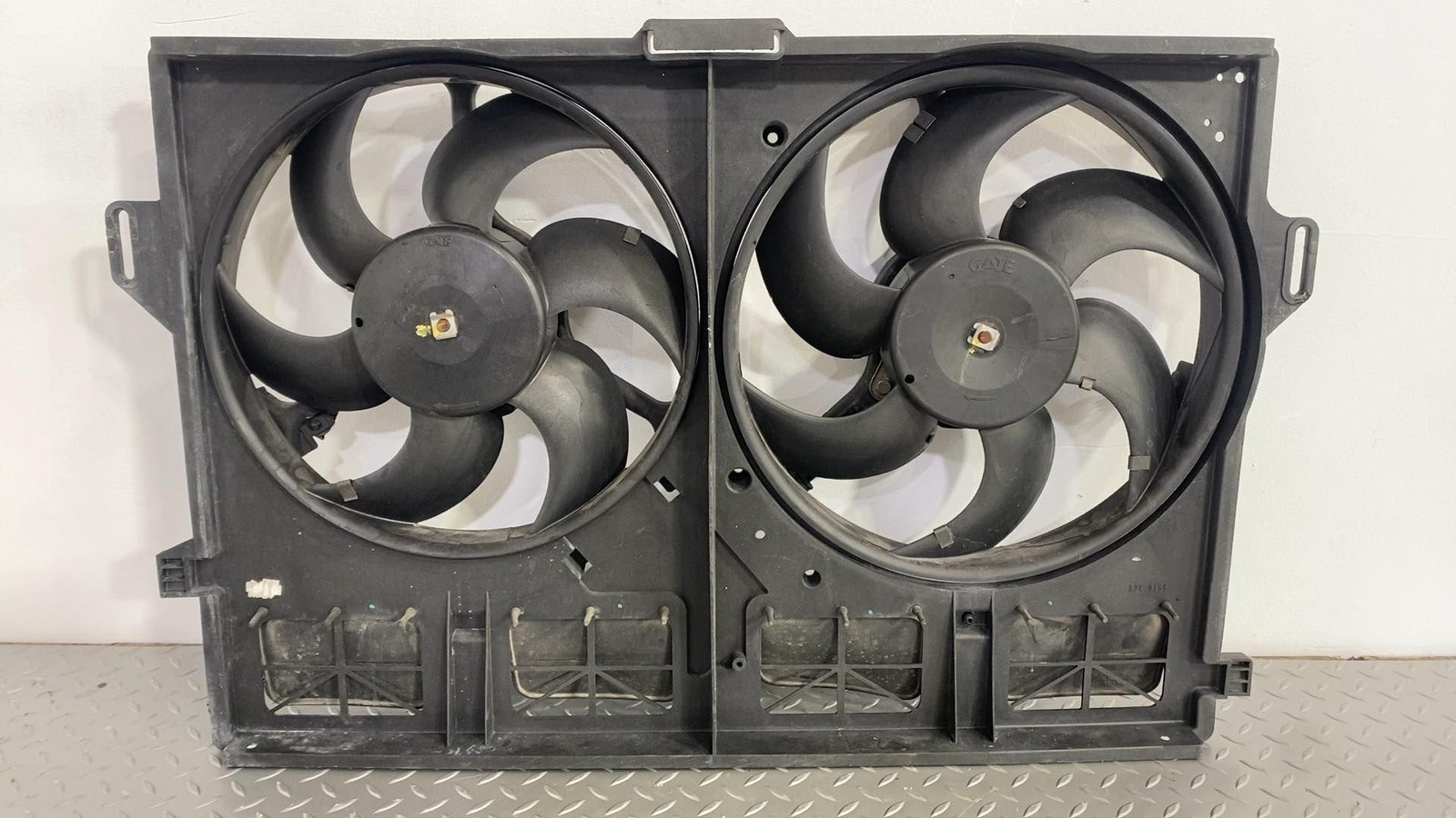 99-03 Aston Martin DB7 5.9L V12 Dual Engine Cooling Fans W/ Shroud