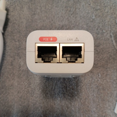 Ubiquiti U-POE-af Switching Gigabit PoE Injector GP-V480-032G + Mounting Bracket - Picture 3 of 8