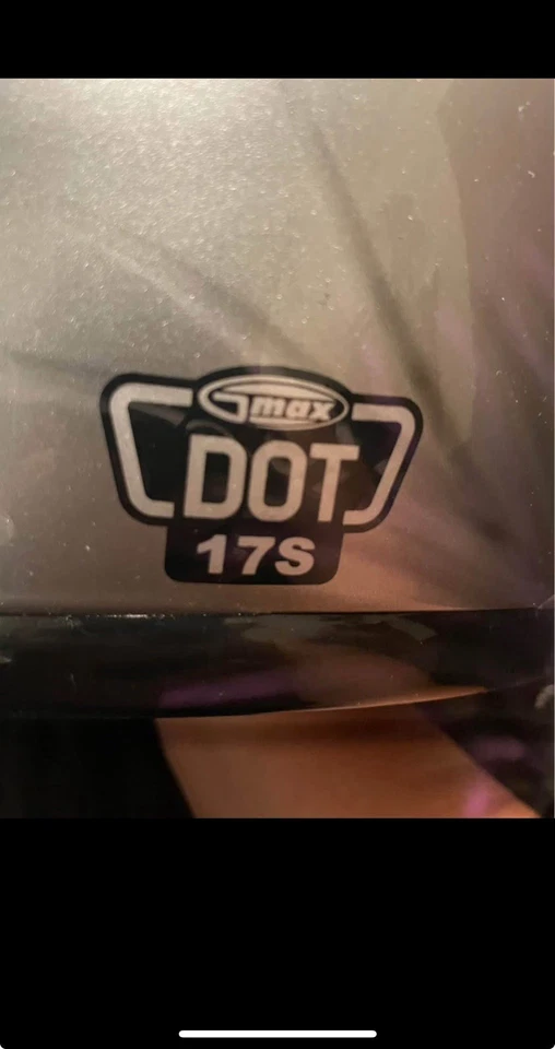 Casco de moto G Max’s talla pequeña con visera de fibra de carbono Foto 2 de 4