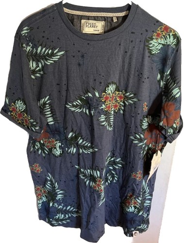 Free Planet Men T Shirt Size L NWT Blue Hawaiian Floral Short Cuff Sleeves Crew - Picture 1 of 6