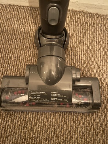 Dyson DC30 Handheld Vacuum Stick - Picture 3 of 10