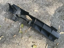 03 04 05 LAND ROVER RANGE ROVER LEFT HEADLIGHT LOWER MOUNTING BRACKET 2004 2005