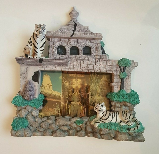 Disney Animal Kingdom Heavy Resin Photo Frame Tigers Asia 8x9" Fits 4x6
