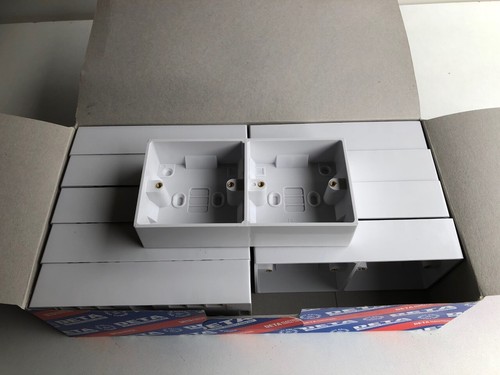 Caja de 10 cajas de doble patrón Delta 33 mm, eléctrica al por mayor, lote de trabajo, stock. - Imagen 2 de 3