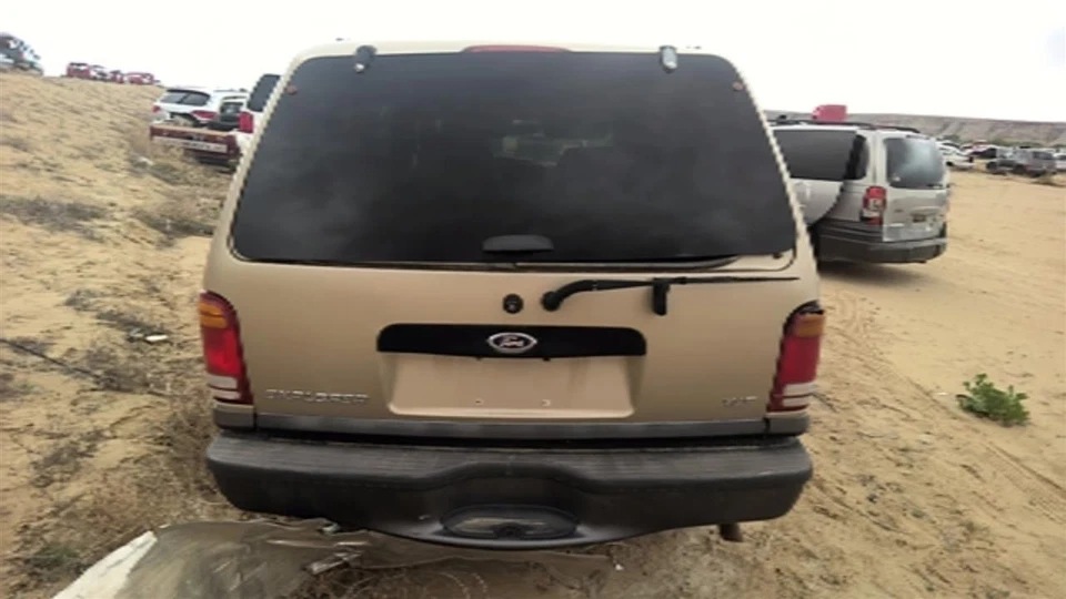 Conjunto de filtro de aire usado se adapta a: Ford Explorer 1999 4,0 grado A Foto 2 de 4