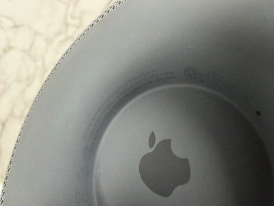 Apple HomePod 1st Gen A1639 W/Box- For Parts/ Repair (POWERS ON