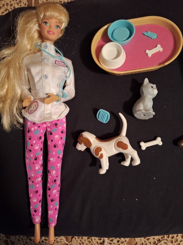 Barbie Pet Doctor 11in Fashion Doll 1996 Articulated 16pc Vet Set Dog Cat