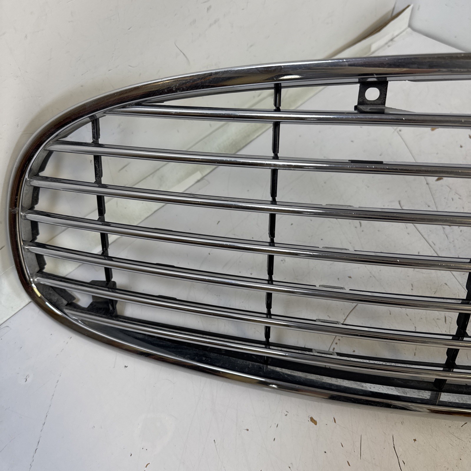 2003–08 Maserati Quattroporte M139 Front Bumper Center Grill Grille 67874400 OEM