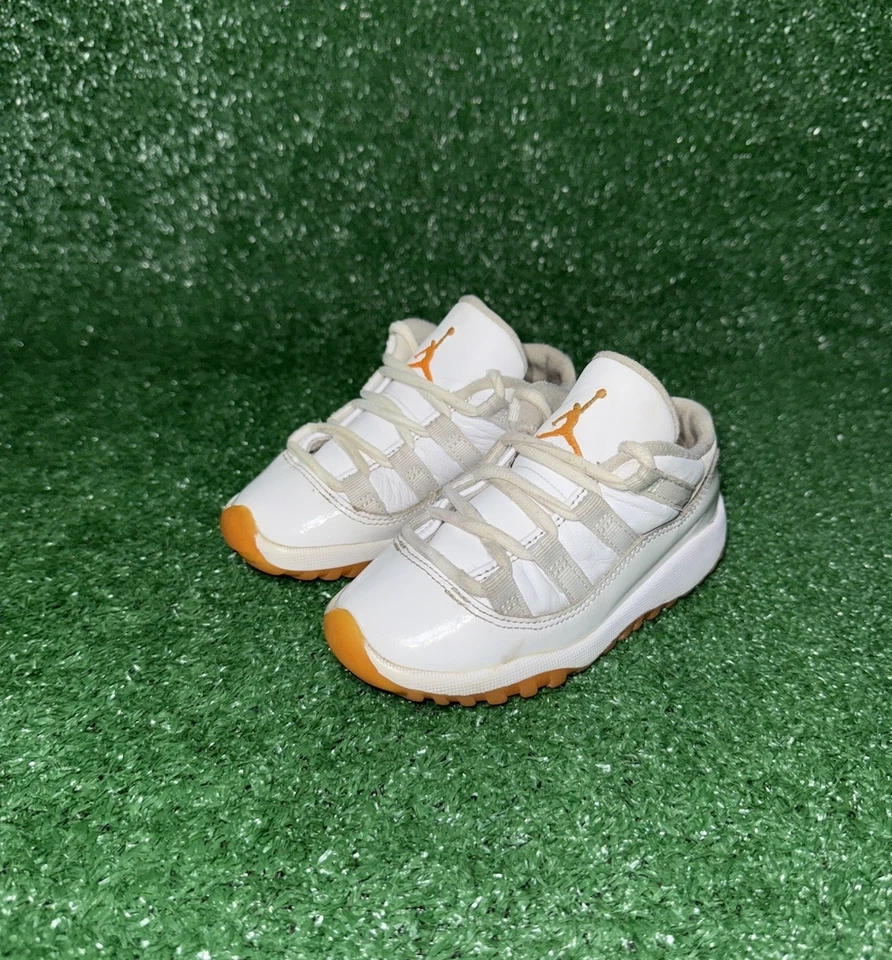 Tênis de caminhada Nike Air Jordan 11 baixo citrino criança PS tamanho 9C branco DJ4327-139 - Imagem 3 de 4