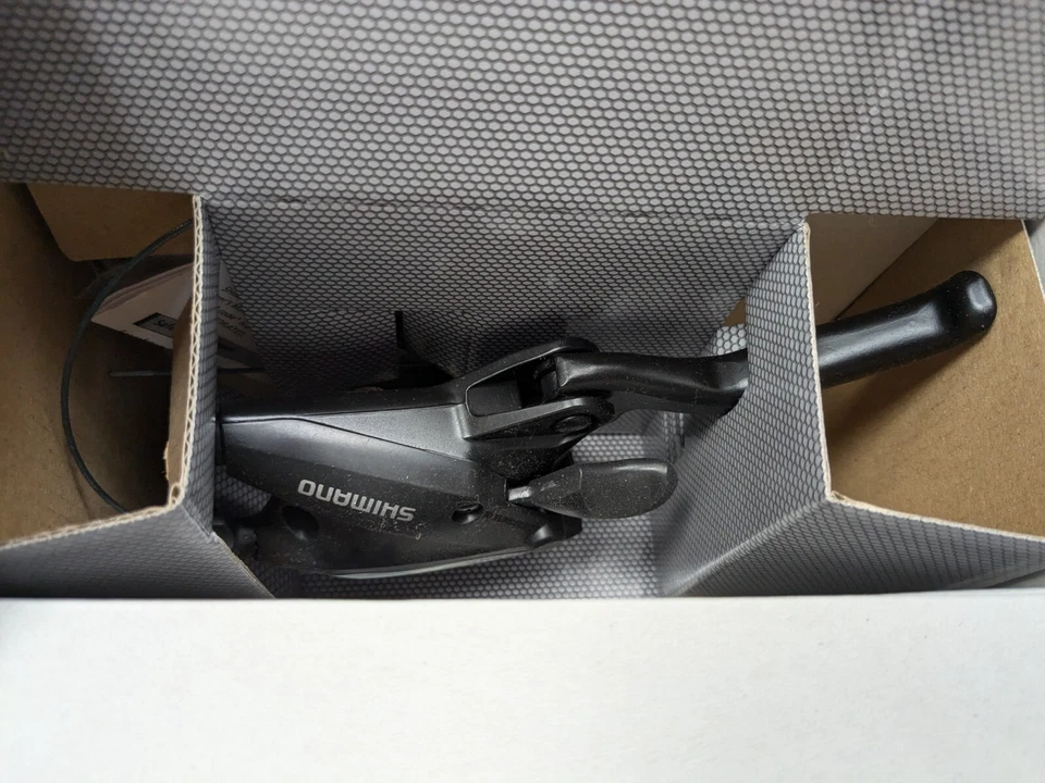 Shimano Shift/Brake Lever ST-EF505-7R 7s, EZ Fire Plus 192790444543 - Image 4 of 4