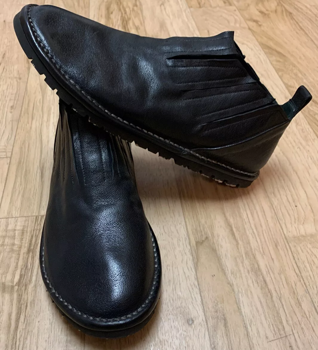Mens black pull on boots top