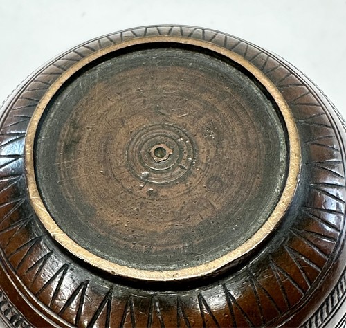 Antique bronze bowl, probably from Asia, possibly China or Nepal. - Picture 13 of 14