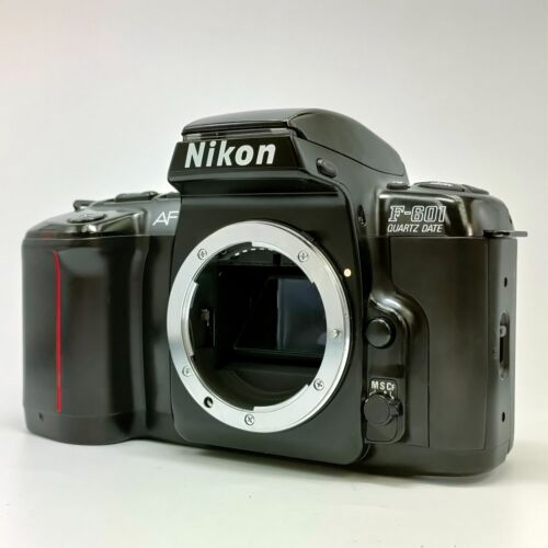 Boîtier d'appareil photo argentique 35 mm Nikon F-601 Quartz Date QD noir reflex - BON - Photo 1/8
