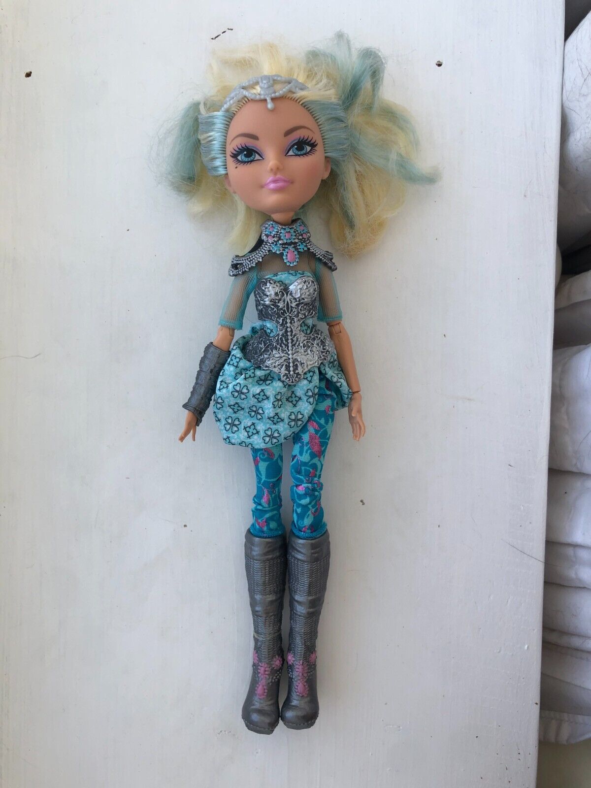 Boneca Ever After High - Jogo De Dragões - Darling Charming em