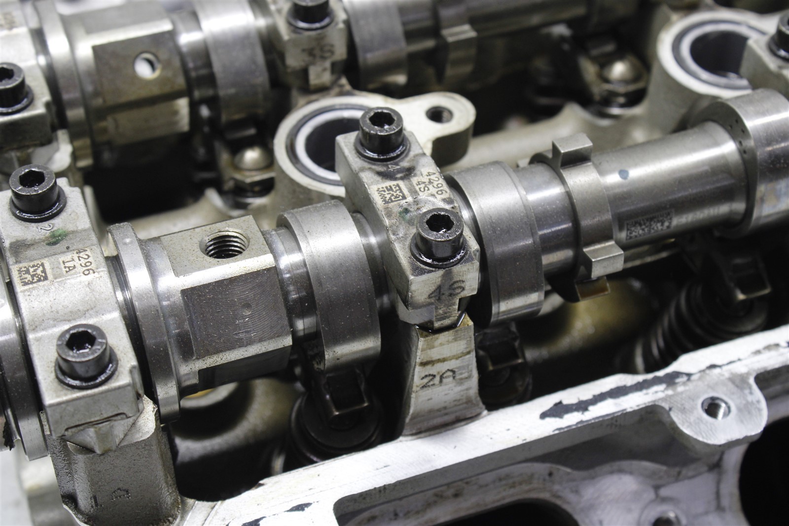  2014-2019 Maserati Ghibili 3.0 Passenger Right Cylinder Head 2283305ND 14-19 