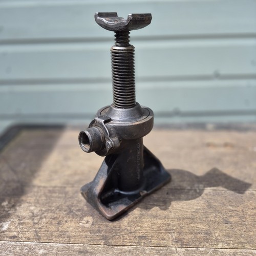 Vintage SHELLEY LJ25C Cast Iron Car Jack.