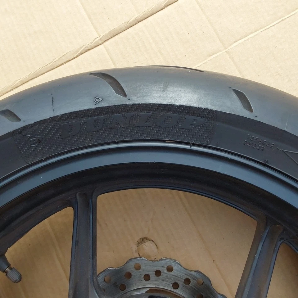 Kawasaki Ninja 2006-08 🥷650R EX650 OEM montaje de rueda trasera piñón de neumático Foto 3 de 4